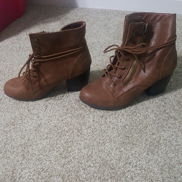 Boots - Picture 2 of 3